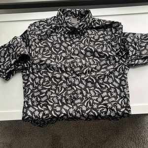 Men’s H and M Button up shirt patterned Size M